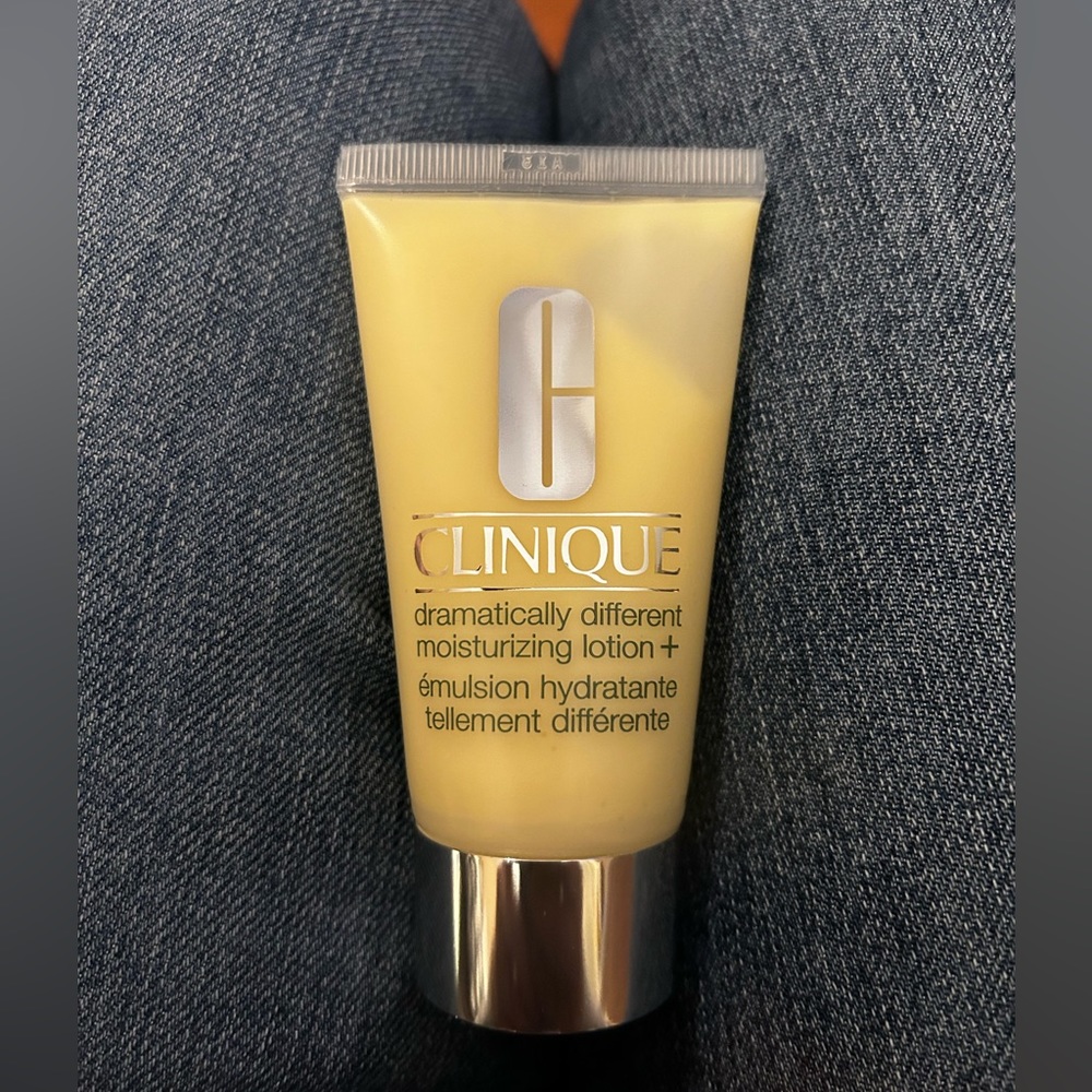 Clinique dramatically different moisturizing lotion NWT